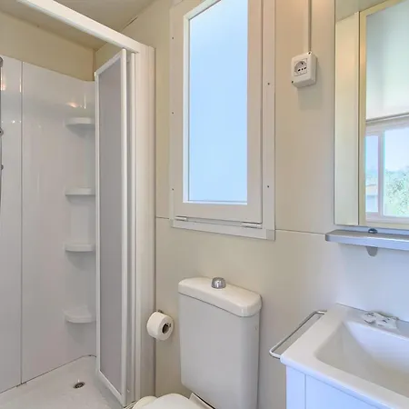 בית נופש Mobile In With Shared Pool *