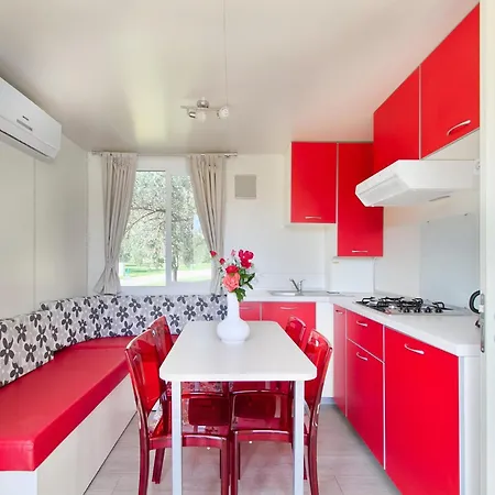 Mobile In With Shared Pool 別荘